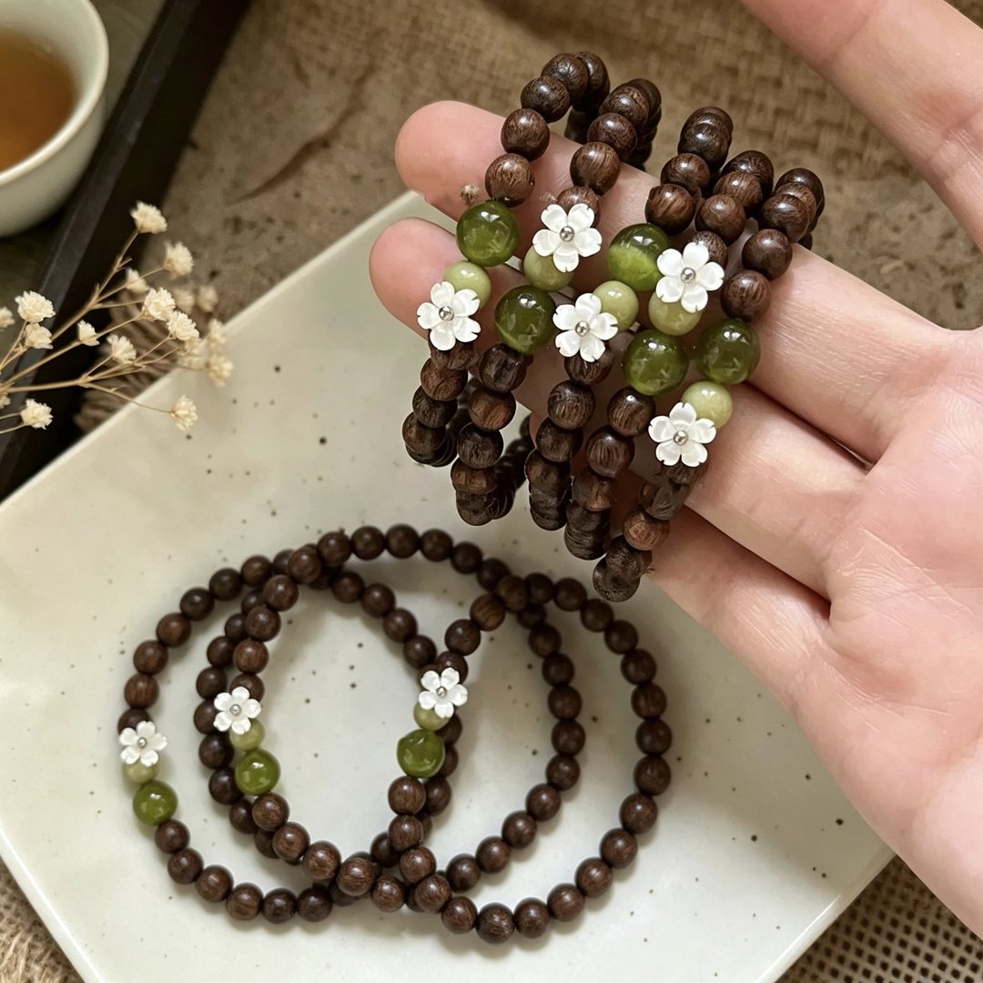 Nhiều vòng gỗ hoa lê vân nâu